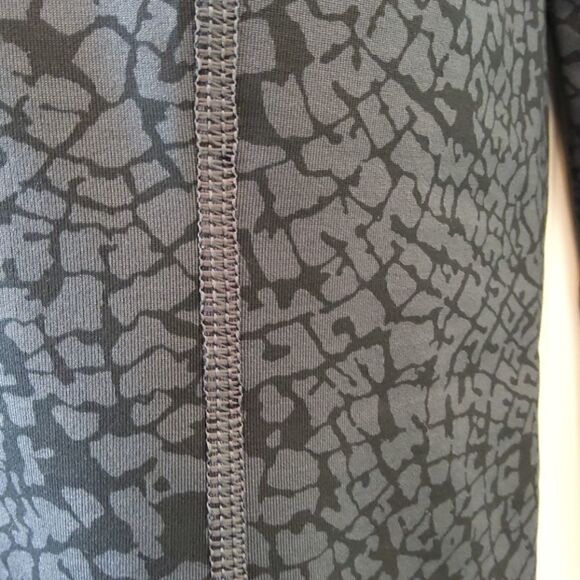 Reebok long sleeve charcoal gray shirt with zipper - Picture 7 of 13